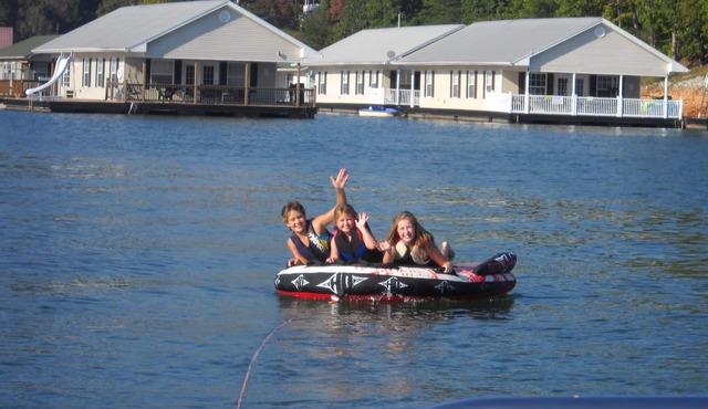 Floating Holiday #3 on Norris Lake at Springs Dock.