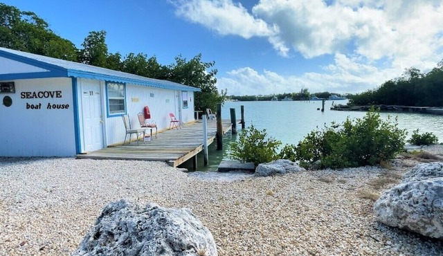 Floating Sea Cove Resort & Marina