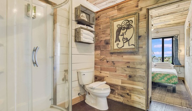 Flophouze Shipping Container Hotel - Houze 1