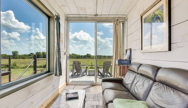 Flophouze Shipping Container Hotel - Houze 3