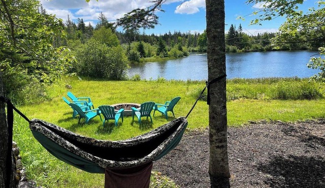 Flora studio on the lake - minutes from St Martins!