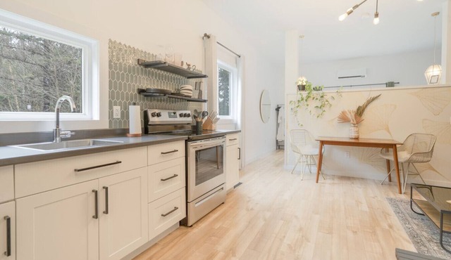 Flora studio on the lake