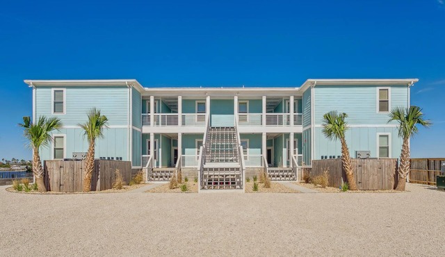 FloraBama Inspired Waterfront Condo w/Boat Slip next To The Famous Florabama