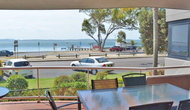 Florentine, 4/11 Columbia Close - spectacular views and air conditioning