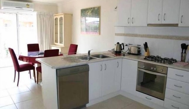 Florentine Villas - Your Home away from Home - near Watergardens Town Centre