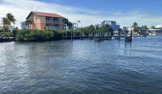 Florida Bay Club Key Largo, FL 2 bedrooms plus Murphy bed. 3 weeks available.