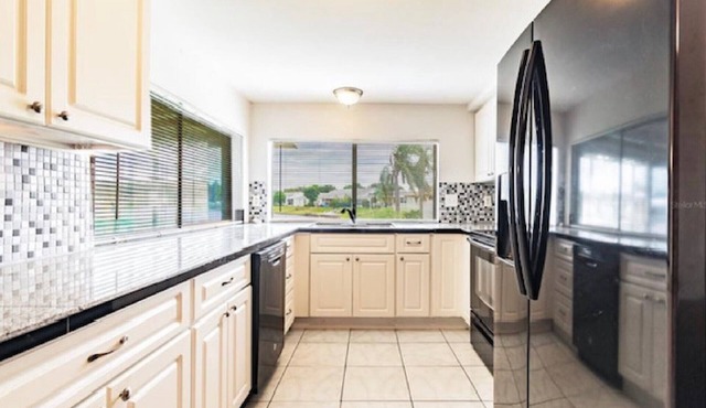 Florida Family Friendly, Waterfront Getaway Near Beaches and Parks!