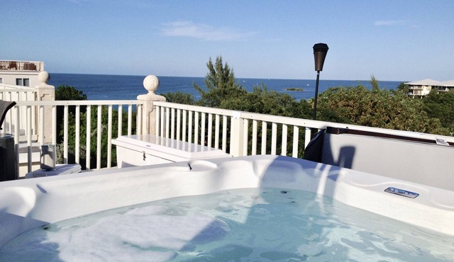 Florida Keys, private wellness enjoyment with two private hot tubs