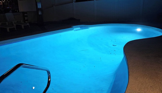 Florida Life on the water with game room, heated pool, kayaks +nPet friendly!