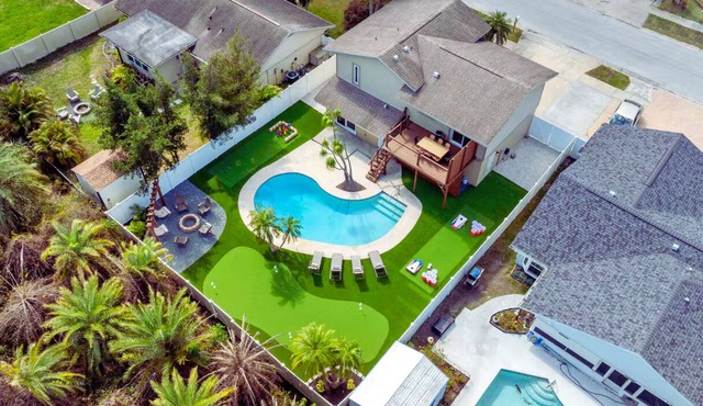 Florida Living Meets GroovyGameRoom/Pool/MiniGolf