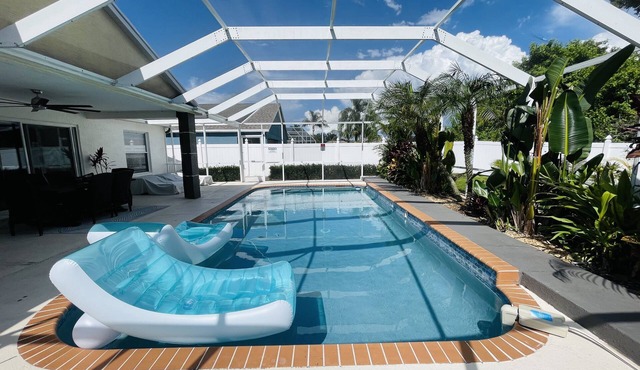 Florida Paradise Home Near IMG Academy & Siesta Key Beach