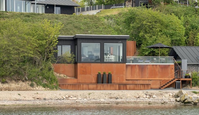 "Florinda" - 10m from the sea by Interhome