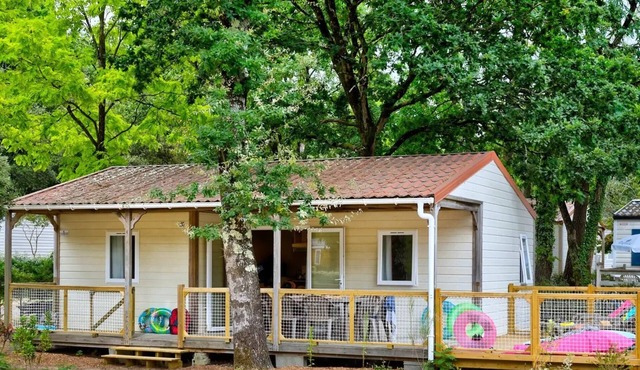 Flower Camping Les Biches * - Cottage Family 3hPremium - 32m2 - covered XXL terrace - TV - LV - plancha - free WIFI 7 people