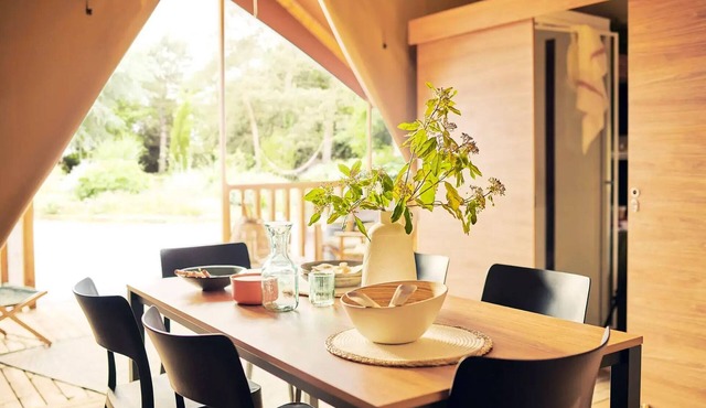 Flower Camping de Mars * - Woodlodge Loire View Comfort 34m2 - 3 bedrooms + terrace 6 people