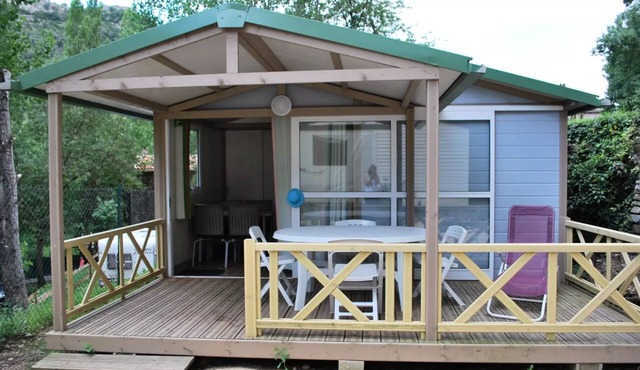 Flower CAMPING FAUVETS * - Chalet NEMO Standard 22m2 (2 bedrooms) + covered terrace 7m2 + CLIM 4 persons