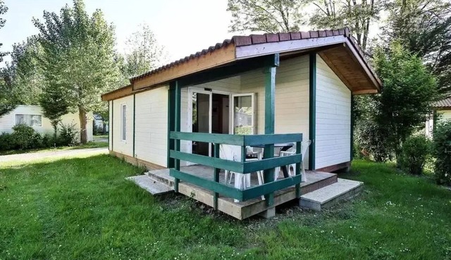 Flower Camping Le Pavillon * - Chalet Bois Confort 31m2 - 2 bedrooms including covered terrace + TV 5 to 7 people - 5 pers. included in the tariff