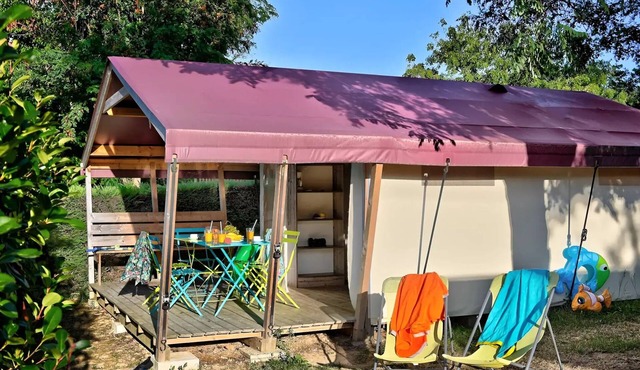 Flower Camping La Chataigneraie * - Freeflower Comfort 22m2 (2 bedrooms) + covered terrace 5 people