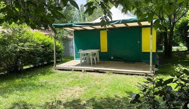 Flower Camping LA GDPOLA * - Bungalow Toileted Cherry Standard 25m2 - 2 bedrooms + covered terrace 10m2 5 people
