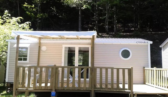 Flower Camping La Plage * - Mobile home Comfort 29m2 (2 bedrooms) + TV + semi-covered terrace 18m2 6 people