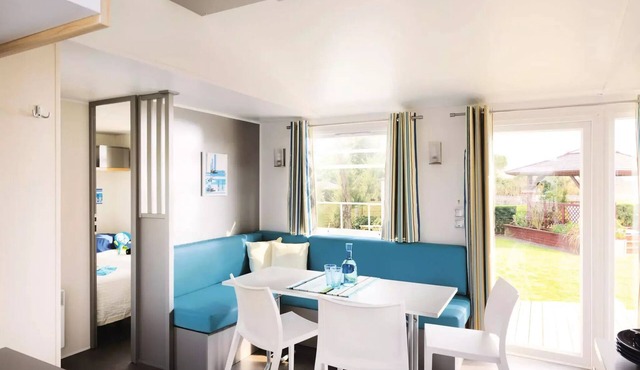 Flower Camping La Plage * - Mobil home Comfort 31m2 (3 bedrooms) + TV + semi-covered terrace of 18 m2 8 people