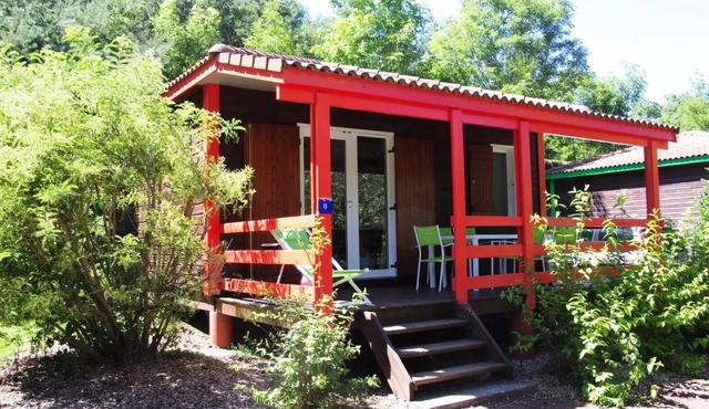 Flower Camping La Rochelambert * - Chalet Marina - TV Comfort 30m2 - 2 bedrooms + covered terrace 15m2 6 people