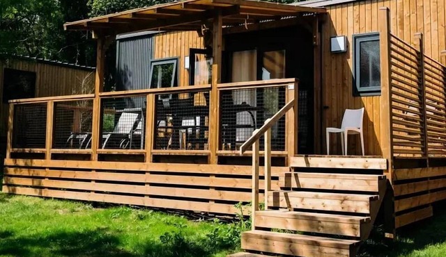 Flower Camping La Rochelambert * - Mobile home Premium 37m2 3 bedrooms + Terrace + TV + LV + BBQ + 2SDB + District Pieton 6 persons
