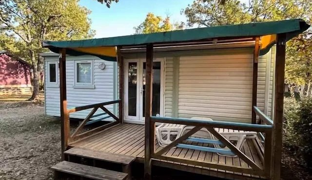 Flower Camping le Epi Bleu * - Mobile home Standard 26m2 (2 bedrooms) + covered terrace 8m2 4 people