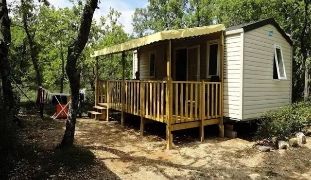 Flower Camping le Epi Bleu * - Mobile home Comfort + 26m2 (2 bedrooms) + covered terrace 10m2 4 to 5 people - 4 pers. included in the tariff