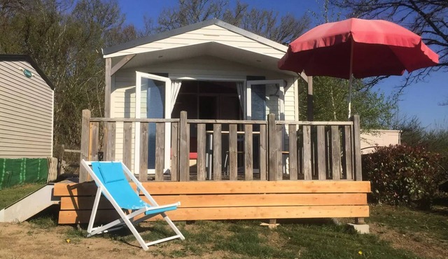 Flower Camping Le Port de Neuvic * - Mobile home STANDARD 24m2 (1 bedroom) + covered terrace 3 people