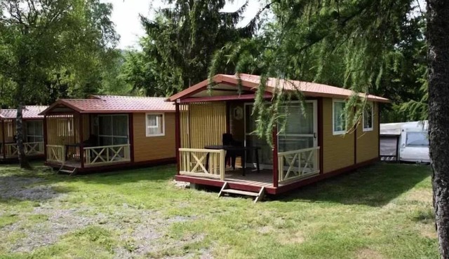 Flower Camping Les Bouleaux * - Chalet TRADITIONNEL 30 m2 (2 bedrooms) + covered terrace 5 people
