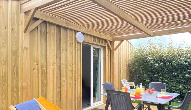 Flower Camping Les Ilates * - Maisonette CONFORT 31m2 (2 bedrooms) with TV and terrace 4 persons