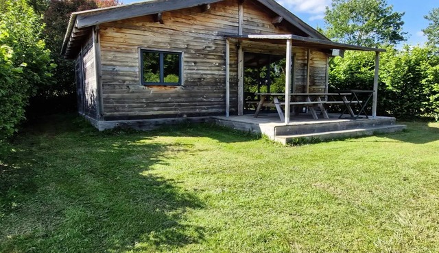 Flower Lake Camping * - Comfort Chalet 50m² - 3 bedrooms + covered terrace + TV + oven for 6 people