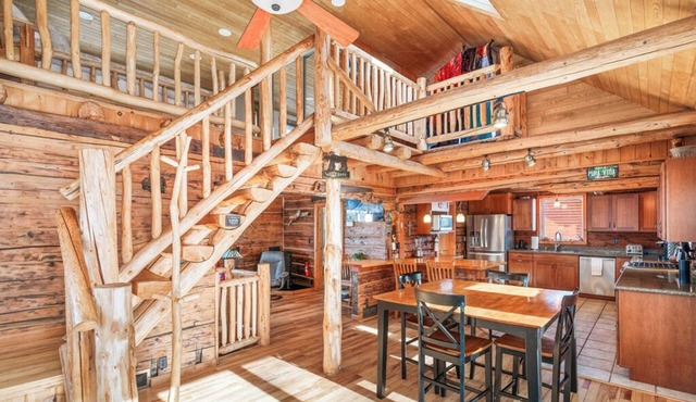 Flowing Waters Log Home - Historic Charm, Modern Comfort
