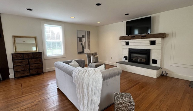 Fly Creek Estate - large home, close to CDP and HOF