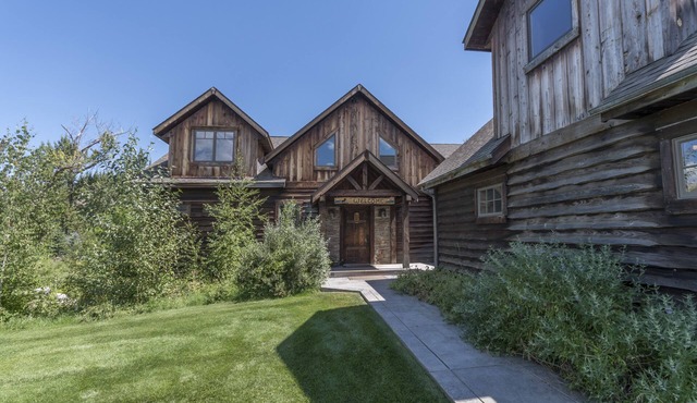 Fly Fisherman's Lodge on the Bitterroot River, Lolo Mt