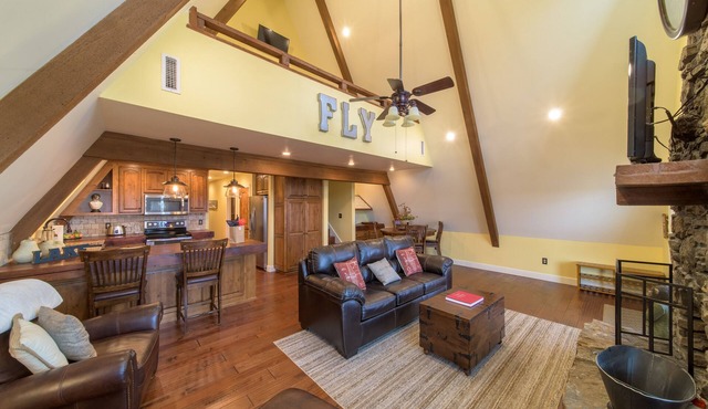 Fly-In Home on Monkey Island, Grand Lake OK