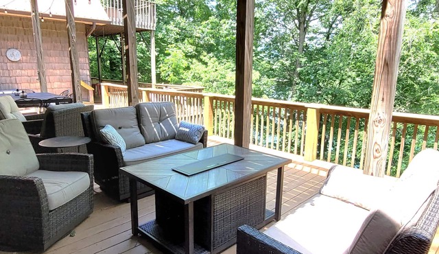 Flyers'Landing-Lakefront Home with 6 Bedrooms & Private Dock