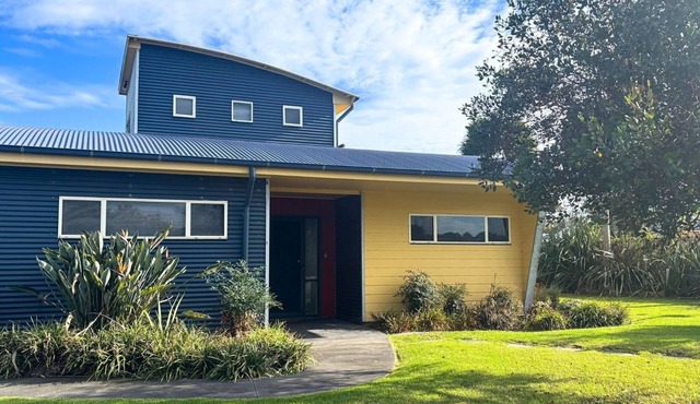 Flying Colours, comfort and convenience by the sea!