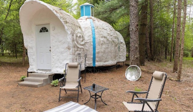 Foam Dome Home - ome shaped space designed by Geordie and William Lishman.