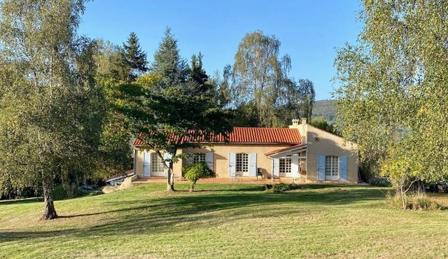 Foix Villa 150m2 dans très grand parc arboré
