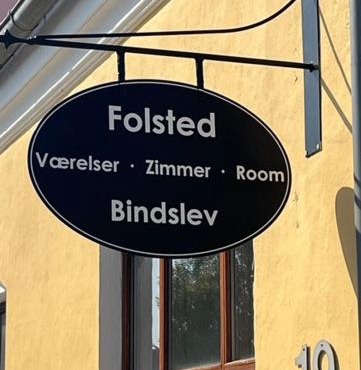 Folsted - Værelse 103 med eget badeværelse og fri parkering