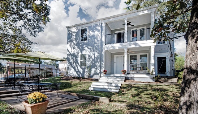 Fondren "InStyle" Elegance: Indoor-Outdoor Charm