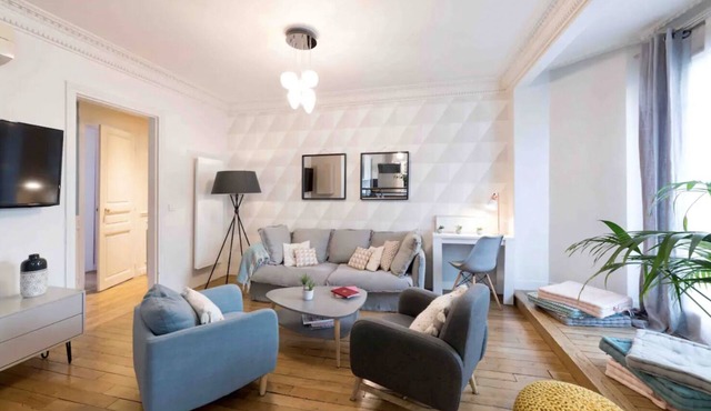 FONTAINEBLEAU - Dynamic Area - Close Paris (5mn) - Metro - 2Br 1Ba
