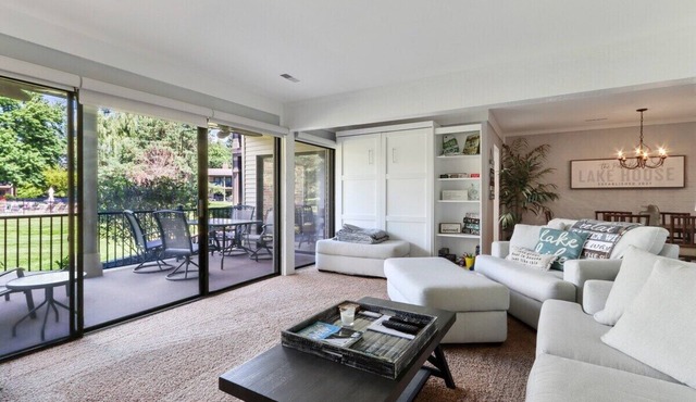 Fontana Abbey Villas Condo Steps to Pool Walk to Beach Marina and Dining