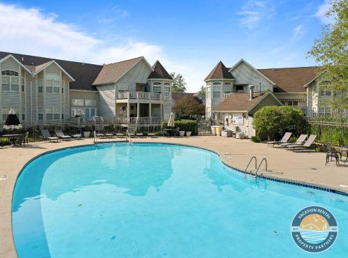 Fontana Retreat Walk to Lake Pool Golf King Suites