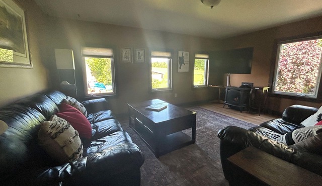 Foot of the Mountain Farmhouse-New Upgrades! Air conditioning!