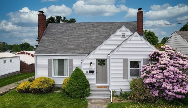 Football Hall of Fame Hideaway: Cozy & Convenient