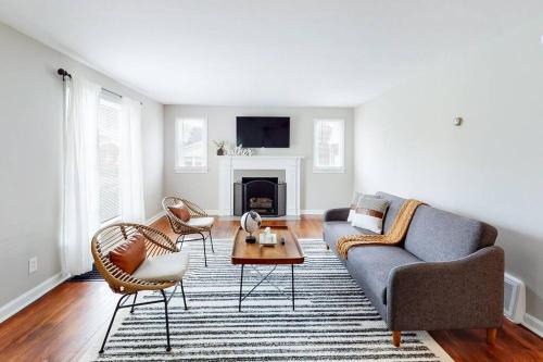 Football Hall of Fame Hideaway-Cozy and Convenient