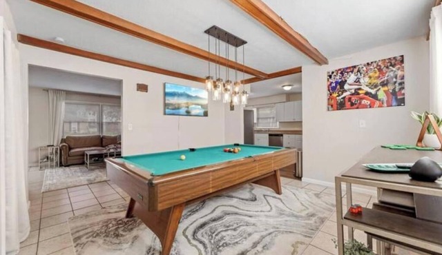 Football Haven: 3 Min to HOF and Belden Village