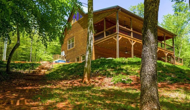 Foothills Family Retreat - Hot Tub and Fire Pit